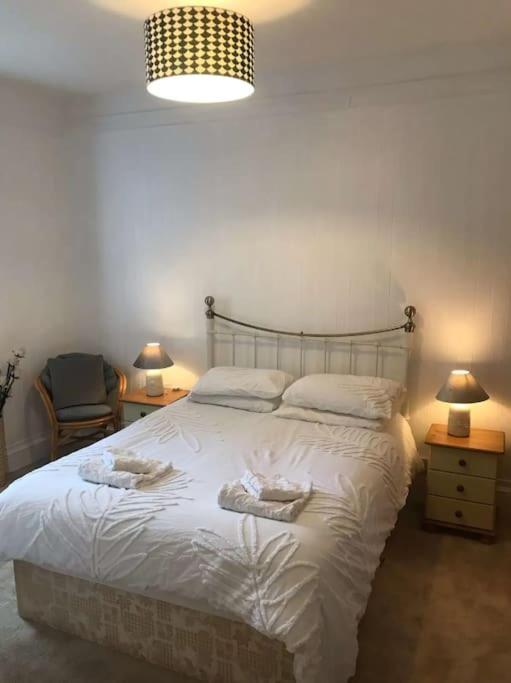 Spacious 1 Bedroom Apartment Near Seafront Penzance Exterior photo