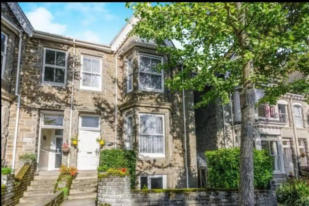 Spacious 1 Bedroom Apartment Near Seafront Penzance Exterior photo