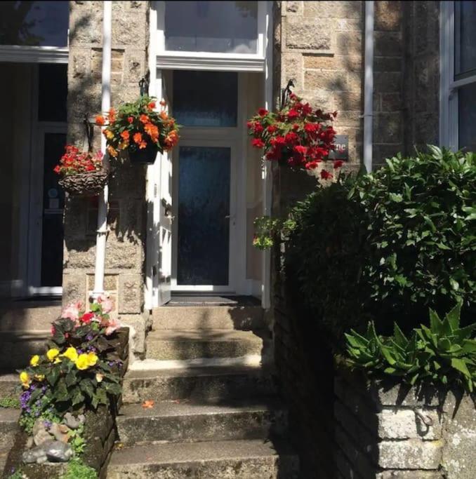 Spacious 1 Bedroom Apartment Near Seafront Penzance Exterior photo
